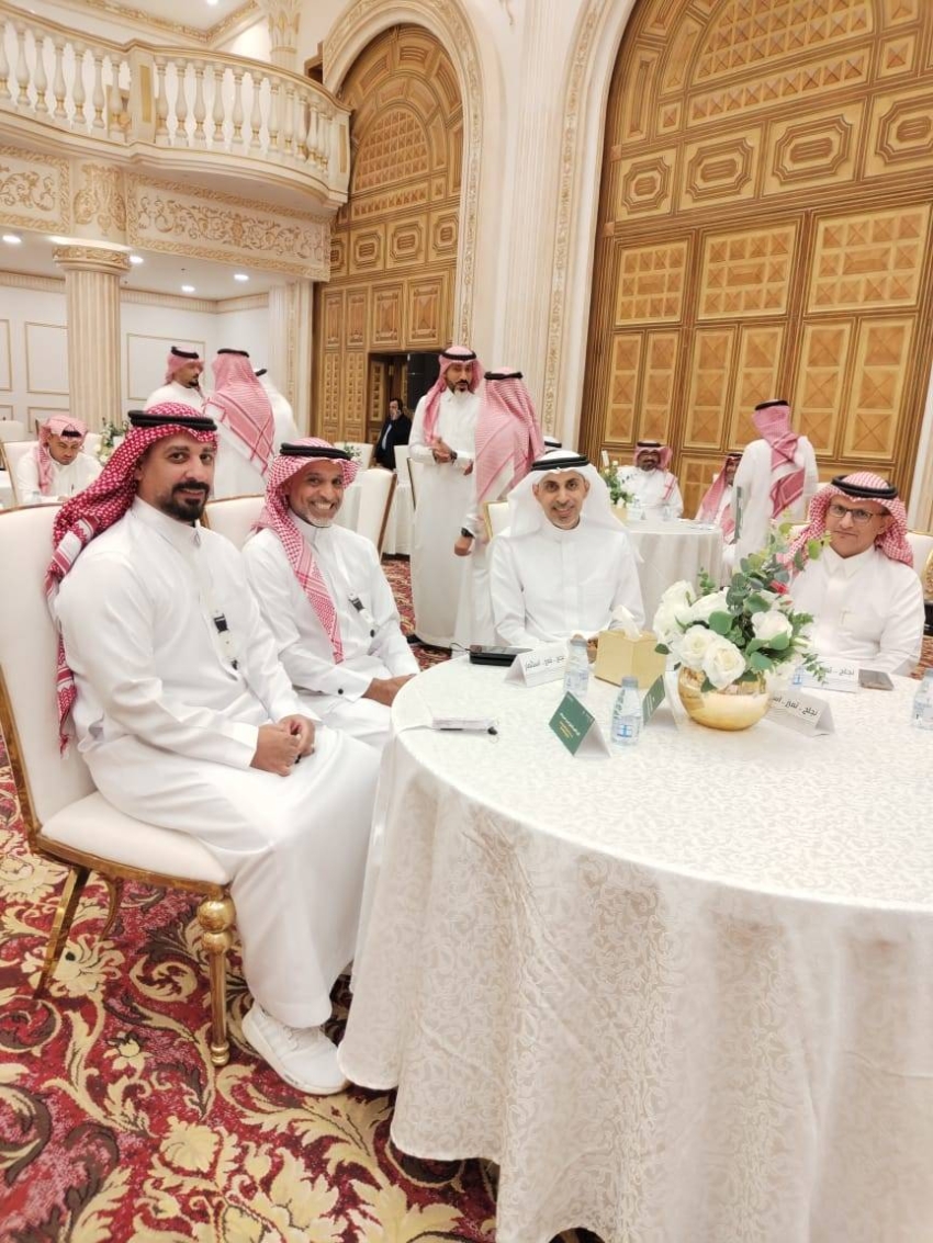 تقدير الدكتور البيطري زكي المريحل، مشرف سوق الأنعام والمسلخ المركزي في الدمام تقدير الدكتور البيطري زكي المريحل، مشرف سوق الأنعام والمسلخ المركزي في الدمام