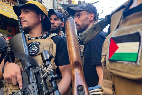 عوامل جديدة ومفاجآت: الكشف عن السبب وراء “تأجيل” جمع سلاح المقاومة في مخيمات فلسطين بلبنان.. تطورات غامضة وتحذيرات من زيادة العنف.. هل عجزت خطة عباس؟ عوامل جديدة ومفاجآت: الكشف عن السبب وراء “تأجيل” جمع سلاح المقاومة في مخيمات فلسطين بلبنان.. تطورات غامضة وتحذيرات من زيادة العنف.. هل عجزت خطة عباس؟