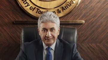 وزير السياحة: زيادة بنسبة 26% في عدد السائحين القادمين إلى مصر