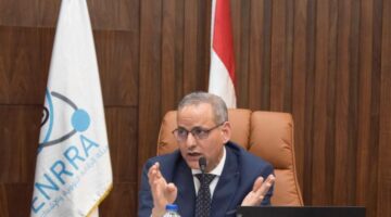 سامي شعبان يقود اجتماع لجنة الطوارئ النووية والإشعاعية للتحقق من سلامة الأوضاع في مصر.