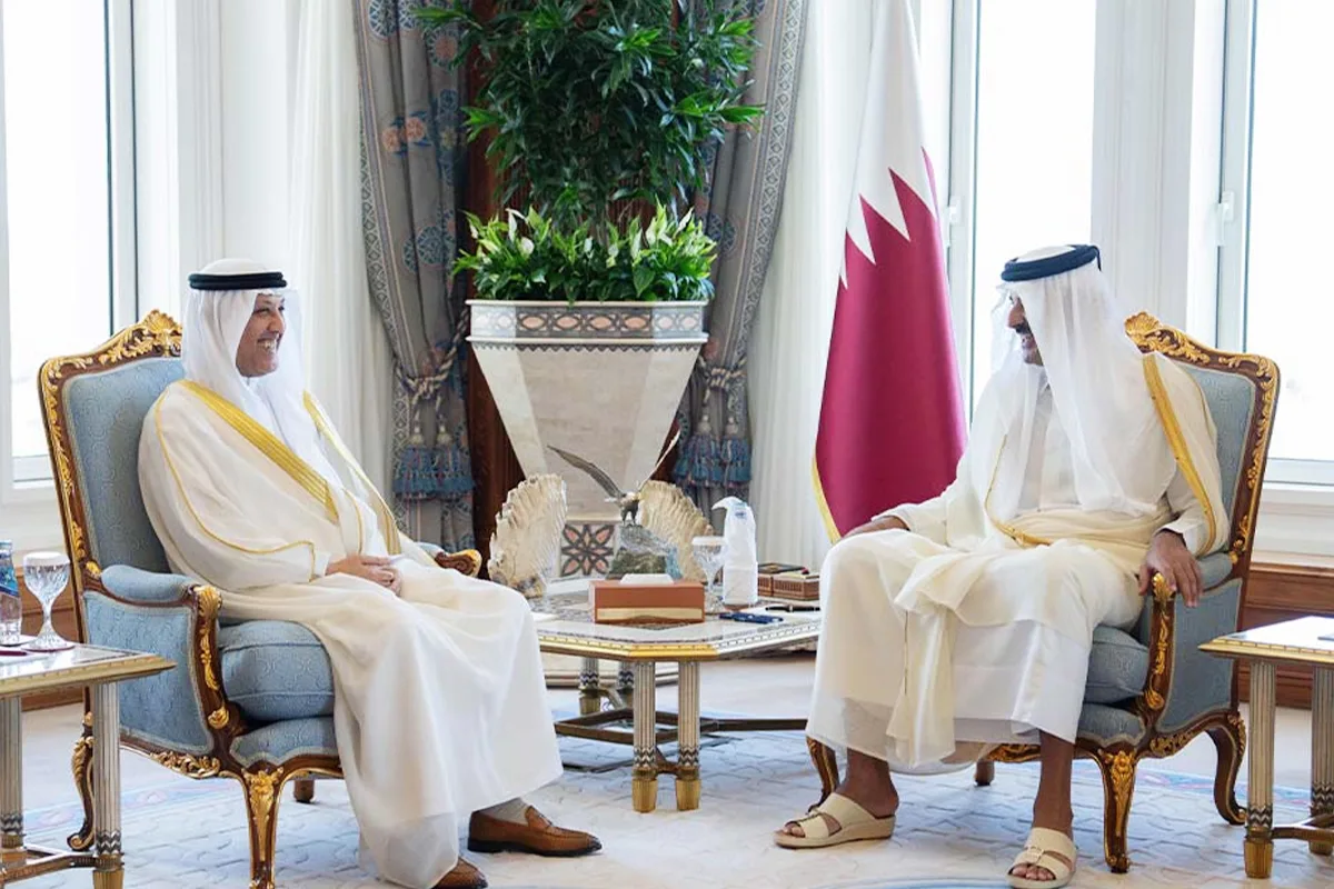 أمير قطر يكرّم سفير الكويت بجائزة «الوجبة»