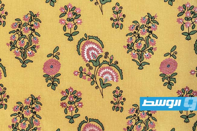تصميمات كلاسيكية لورق الحائط. (الإنترنت)