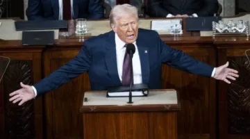 موقع أمريكي: الكونغرس لديه خيار واحد لوقف ترامب عن شن حرب على إيران