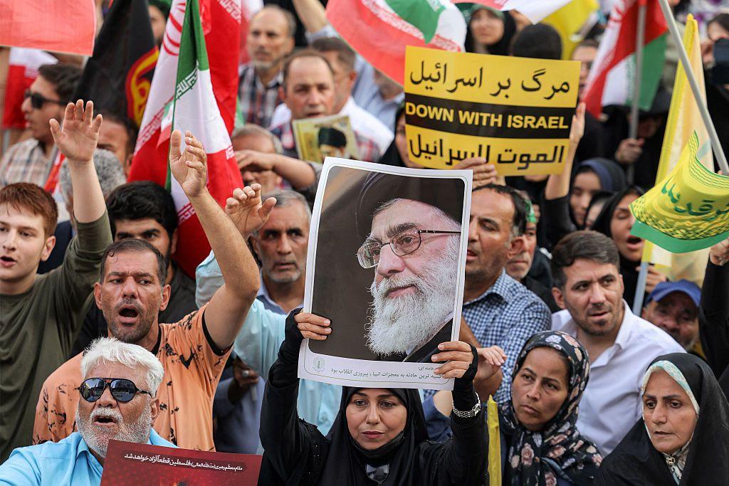 مظاهرة في إيران مؤيدة للمرشد الأعلى علي خامنئي