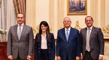 رئيس مجلس النواب يلتقي وزراء الشؤون النيابية والتخطيط والمالية بعد جلسة المناقشة