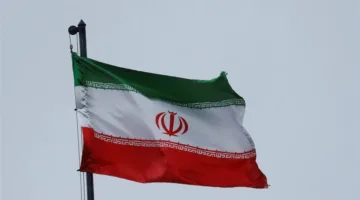رويترز: وفد من إيران يتوجه إلى عُمان للتفاوض