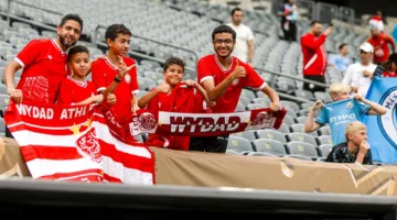 الجماهير المغربية تتجمع لمساندة الوداد في منافسات كأس العالم للأندية