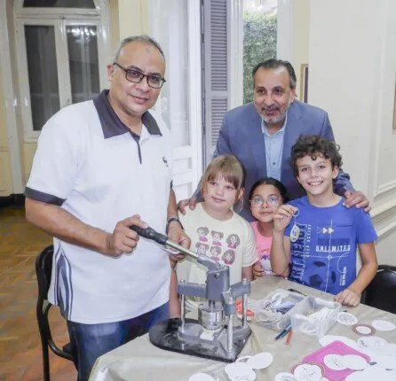 ورشة إبداعية تضم أطفال مصر وروسيا احتفالاً باليوم الوطني الروسي ورشة إبداعية تضم أطفال مصر وروسيا احتفالاً باليوم الوطني الروسي