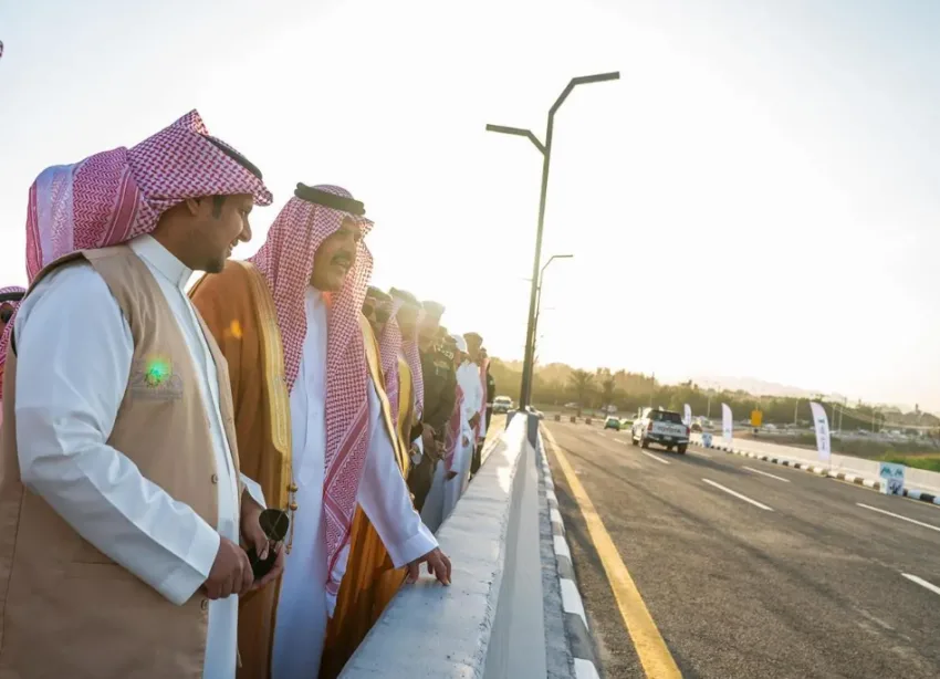 أمير حائل يدشّن مشروع جسر السمراء أمير حائل يدشّن مشروع جسر السمراء