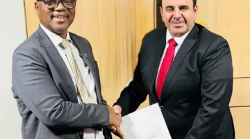 القائم بأعمال وزير العلاقات الدولية في بوتسوانا يستقبل نسخة من أوراق اعتماد سفير قطر