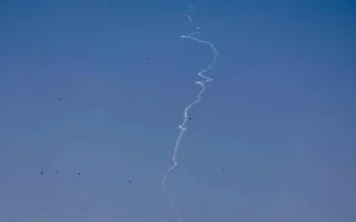 إيران تطلق صواريخ فرط صوتية نحو إسرائيل وتستهدف قيادة الأمن الداخلي في طهران