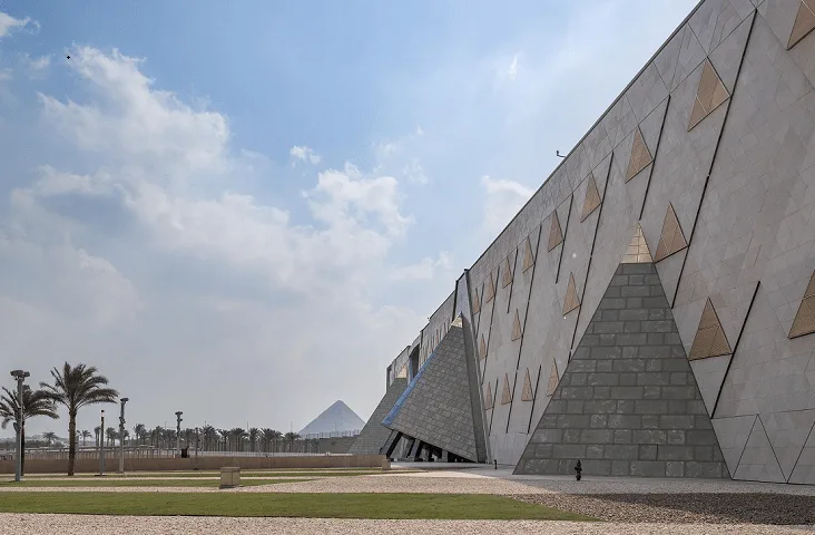 مدبولي: نتطلع لافتتاح المتحف المصري الكبير في الربع الأخير من السنة مدبولي: نتطلع لافتتاح المتحف المصري الكبير في الربع الأخير من السنة