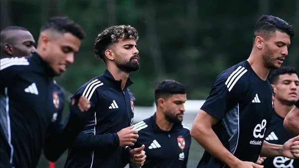 أمير هشام يعلن عن اللاعب المتوقع لقيادة الجهة اليسرى للأهلي في مواجهة بالميراس البرازيلي. أمير هشام يعلن عن اللاعب المتوقع لقيادة الجهة اليسرى للأهلي في مواجهة بالميراس البرازيلي.