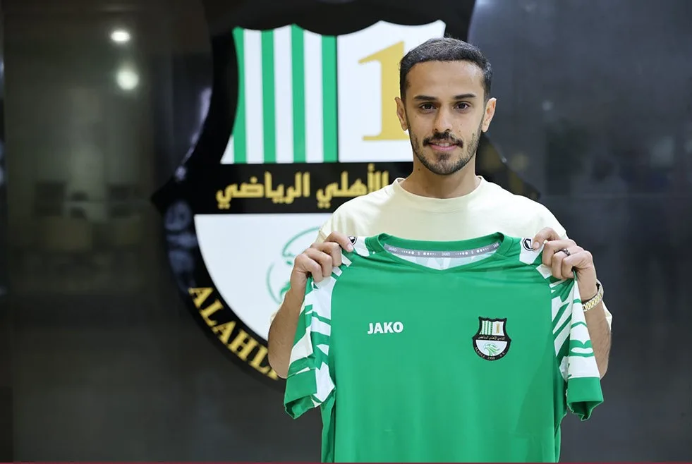 الأهلي يضم اللاعب عثمان اليهري بعقد يمتد لموسمين الأهلي يضم اللاعب عثمان اليهري بعقد يمتد لموسمين