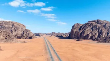 مسار (تبوك/ حقل) مشروع استراتيجي لتعزيز السياحة على سواحل خليج العقبة