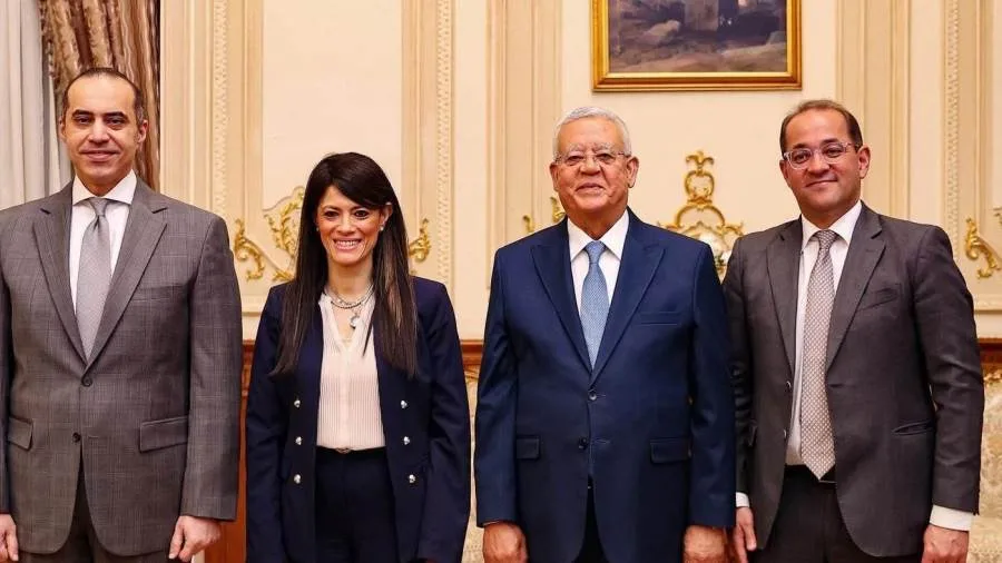 رئيس البرلمان يستضيف وزراء الشؤون النيابية والتخطيط والمالية بعد جلسة النقاشات رئيس البرلمان يستضيف وزراء الشؤون النيابية والتخطيط والمالية بعد جلسة النقاشات
