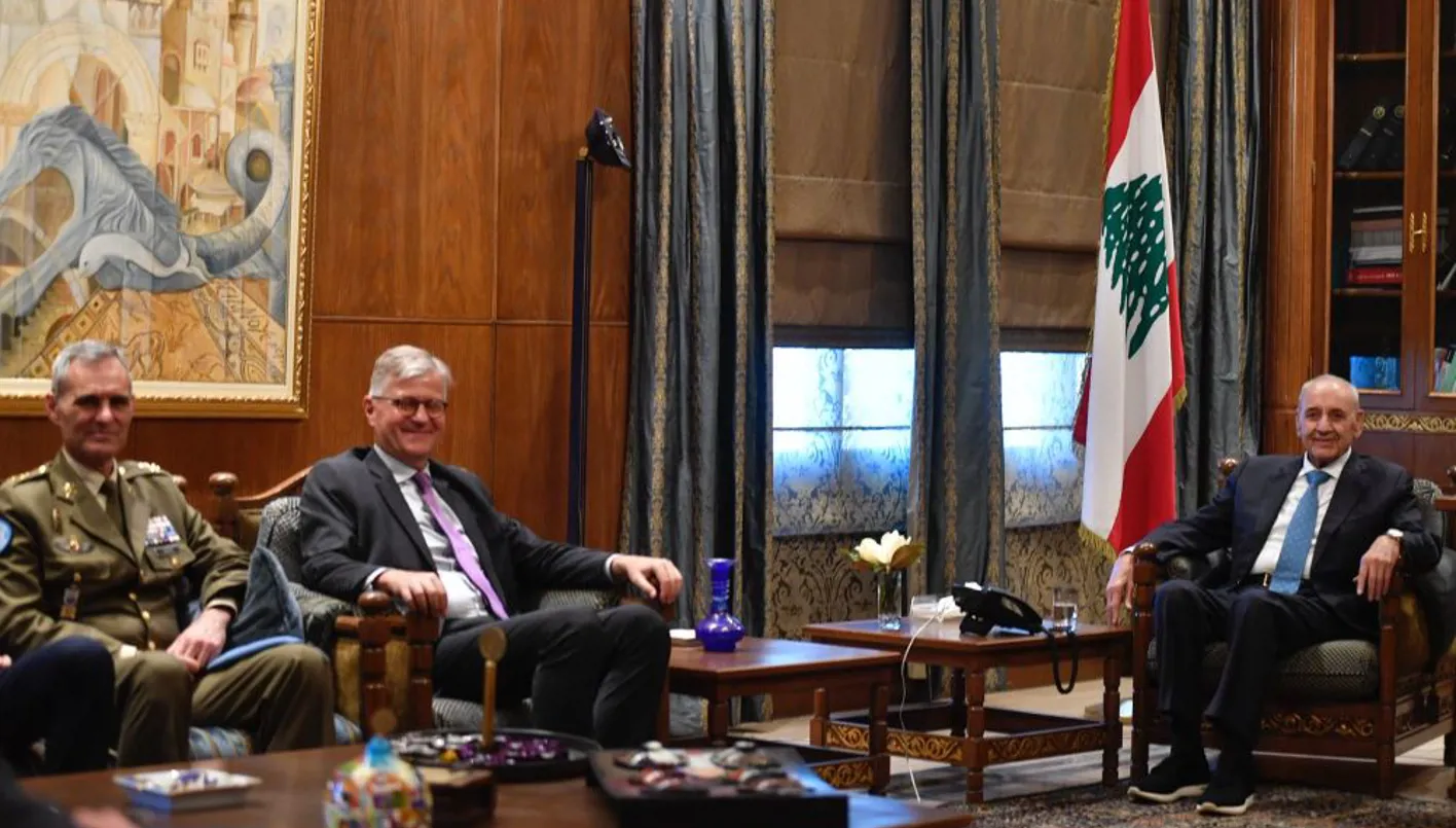 راحة رسمية وتحذير دبلوماسي من تعليق المسار… هل أشار ‘حزب الله’ إلى التدخل ‘إذا ضعف النظام’؟ راحة رسمية وتحذير دبلوماسي من تعليق المسار… هل أشار ‘حزب الله’ إلى التدخل ‘إذا ضعف النظام’؟