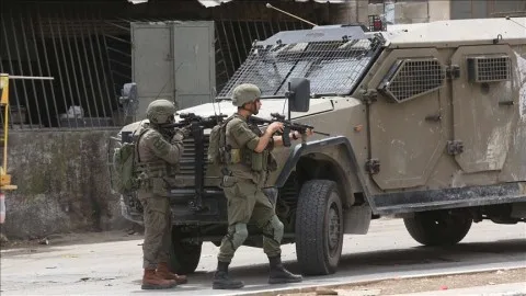 إصابة 18 فلسطينياً خلال عمليات الاقتحام الإسرائيلية الواسعة في الضفة الغربية إصابة 18 فلسطينياً خلال عمليات الاقتحام الإسرائيلية الواسعة في الضفة الغربية