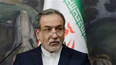 عراقجي يبرز إلتزام إيران بالحلول الدبلوماسية وخامنئي يعلن استعداد الجيش التام. عراقجي يبرز إلتزام إيران بالحلول الدبلوماسية وخامنئي يعلن استعداد الجيش التام.