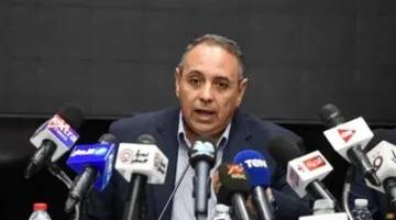أمين تحالف الأحزاب المصرية: زيادة القيمة الإيجارية إلى 250 جنيه تعد خطوة نحو تخفيف التوتر مع مراعاة الظروف الاقتصادية للمؤجرين.