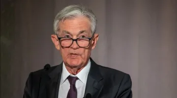 رئيس الاحتياطي الفيدرالي الأمريكي: معدل التضخم في الولايات المتحدة يزيد قليلاً عن الهدف المحدد