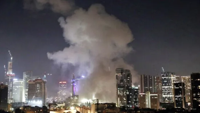 إعلام إسرائيلي: أنظمة الدفاع الجوي الأمريكية تصدت للهجوم الصاروخي الإيراني الأخير. إعلام إسرائيلي: أنظمة الدفاع الجوي الأمريكية تصدت للهجوم الصاروخي الإيراني الأخير.