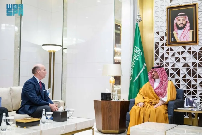 وزير الداخلية والسفير الإسباني يناقشان القضايا ذات الاهتمام المشترك وزير الداخلية والسفير الإسباني يناقشان القضايا ذات الاهتمام المشترك