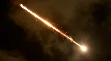 الجيش الإسرائيلي يحقق في صاروخ إيراني استهدف مدينة تل أبيب