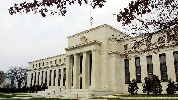 البنك الاحتياطي الفيدرالي يُبقي على أسعار الفائدة ثابتة للمرة الرابعة: إليكم التفاصيل البنك الاحتياطي الفيدرالي يُبقي على أسعار الفائدة ثابتة للمرة الرابعة: إليكم التفاصيل