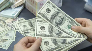 سحب 800 مليون دولار في 24 ساعة: أسباب ارتفاع سعر الدولار مقابل الجنيه مجددًا؟