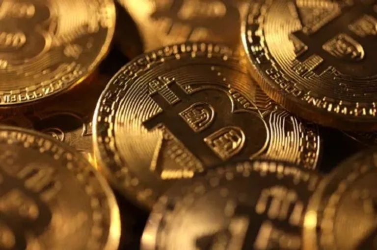 أسعار العملات الرقمية أمام الدولار اليوم الخميس 19 يونيو 2025.. مفاجأة «GENIUS»