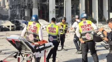 نجدة الاحتلال: إصابة 30 فرداً جراء الهجوم الإيراني على تل أبيب