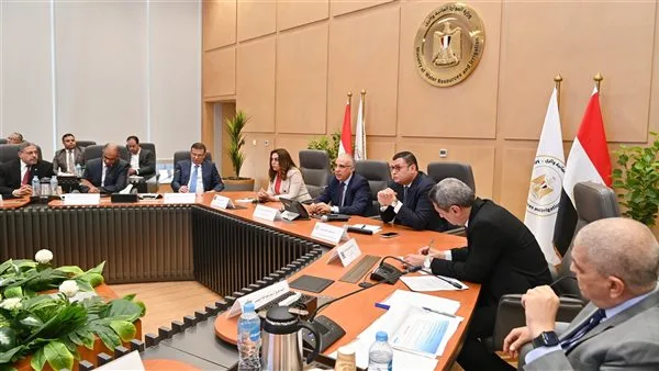 الحكومة تستعرض الوضع المائي في منطقة ترعة السويس وتأمين إمدادات مياه الشرب في مدينة السويس الحكومة تستعرض الوضع المائي في منطقة ترعة السويس وتأمين إمدادات مياه الشرب في مدينة السويس
