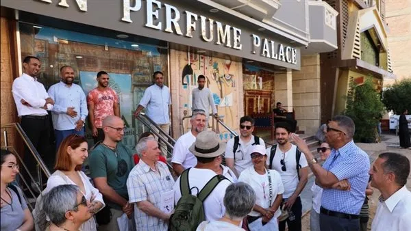 بالتفصيل.. محافظ أسوان يستقبل مجموعات السياح الإسبان بعين الترحيب