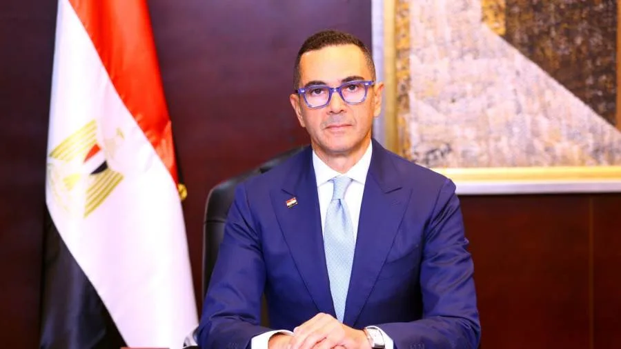 وزير الاستثمار يقوم بجولة تفقدية لمجموعة من الشركات في المنطقة الحرة بمدينة نصر وزير الاستثمار يقوم بجولة تفقدية لمجموعة من الشركات في المنطقة الحرة بمدينة نصر