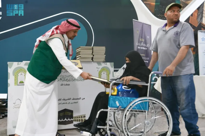 الشؤون الإسلامية تختتم توزيع هدايا خادم الحرمين الشريفين من المصحف الشريف عبر ميناء جدة الإسلامي. الشؤون الإسلامية تختتم توزيع هدايا خادم الحرمين الشريفين من المصحف الشريف عبر ميناء جدة الإسلامي.