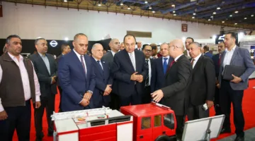وزير قطاع الأعمال يشارك في افتتاح معرض ومؤتمر “الأهرام للنقل” ويتجول بين الأجنحة المعروضة.