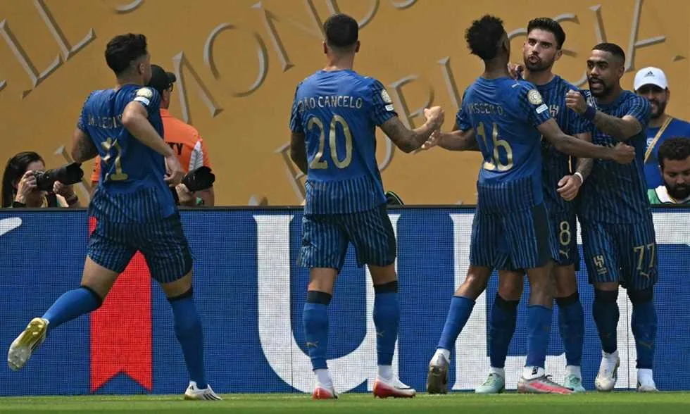 كانسيلو: واجهنا أفضل لاعبي العالم وكنا في مستوى التحدي كانسيلو: واجهنا أفضل لاعبي العالم وكنا في مستوى التحدي
