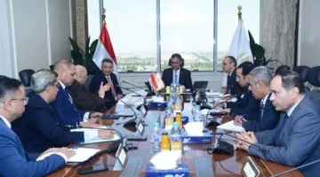 وزير التموين يراقب أداء نظام الخبز المدعوم مع رئيس اتحاد المخابز