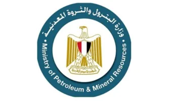 أول بيان من وزارة البترول بشأن حادث انهيار حفار قديم متعطل في رأس غارب