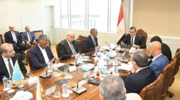 وزير الإسكان يراقب تطورات محطات تحلية مياه البحر في الساحل الشمالي الغربي