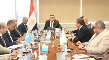 وزير الإسكان يراقب تقدم محطات تحلية مياه البحر في الساحل الشمالي الغربي ومشروع تحديث وتحسين محطة المعالجة في الروبيكي