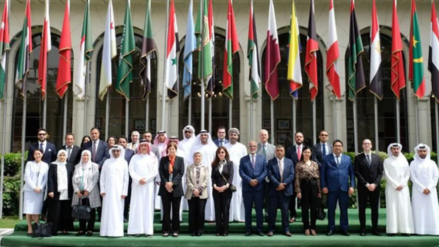 آلية “التشاور الإقليمي العربي حول الهجرة” تؤكد أهمية تعاون المجتمع الدولي في معالجة أسباب ارتفاع تدفقات اللاجئين. آلية “التشاور الإقليمي العربي حول الهجرة” تؤكد أهمية تعاون المجتمع الدولي في معالجة أسباب ارتفاع تدفقات اللاجئين.