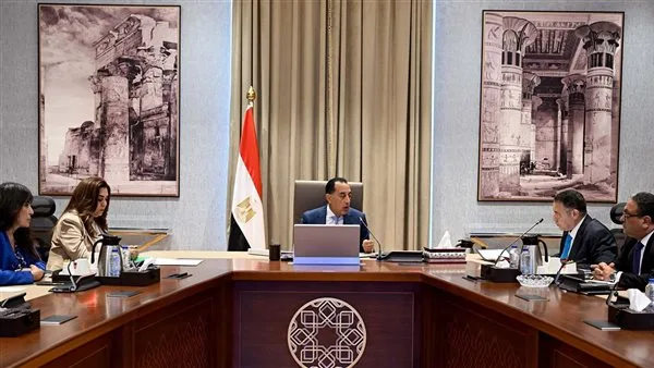 مدبولي يأمر فنادق البحر الأحمر بضرورة تشغيل محطات تحلية المياه التابعة لها مدبولي يأمر فنادق البحر الأحمر بضرورة تشغيل محطات تحلية المياه التابعة لها