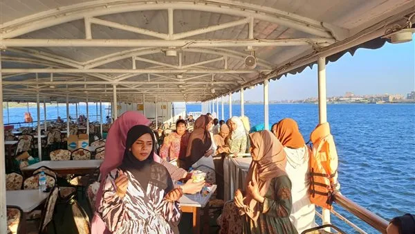 جامعة أسيوط تنظم رحلة نهرية ترفيهية للطالبات الهنديات لتعزيز التبادل الثقافي
