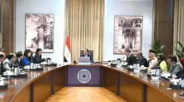 رئيس الوزراء يراقب وضع تمويل مشروعات حياة كريمة ويشدد على بدء الاستعدادات للمرحلة الثانية