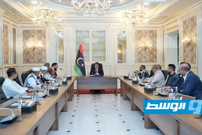 المنفي يقدر دعم وجهاء أبوسليم في ظل الأوضاع الأمنية المضطربة بطرابلس المنفي يقدر دعم وجهاء أبوسليم في ظل الأوضاع الأمنية المضطربة بطرابلس