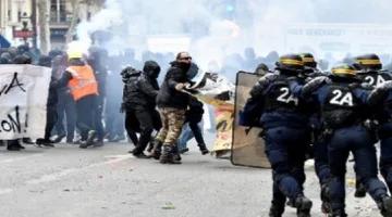 منظمة العفو الدولية تطالب الحكومة التركية بالتحقيق في “إساءة استخدام القوة” من قبل الشرطة تجاه المتظاهرين.