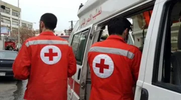 حادثٌ مروع: دراجة نارية تُقطع لنصفين إثر تصادمها مع سيارة بيك آب!