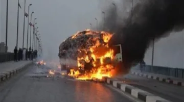 حريق في شاحنة يتسبب في اختناق مروري بعد كارتة الصنافين في الشرقية